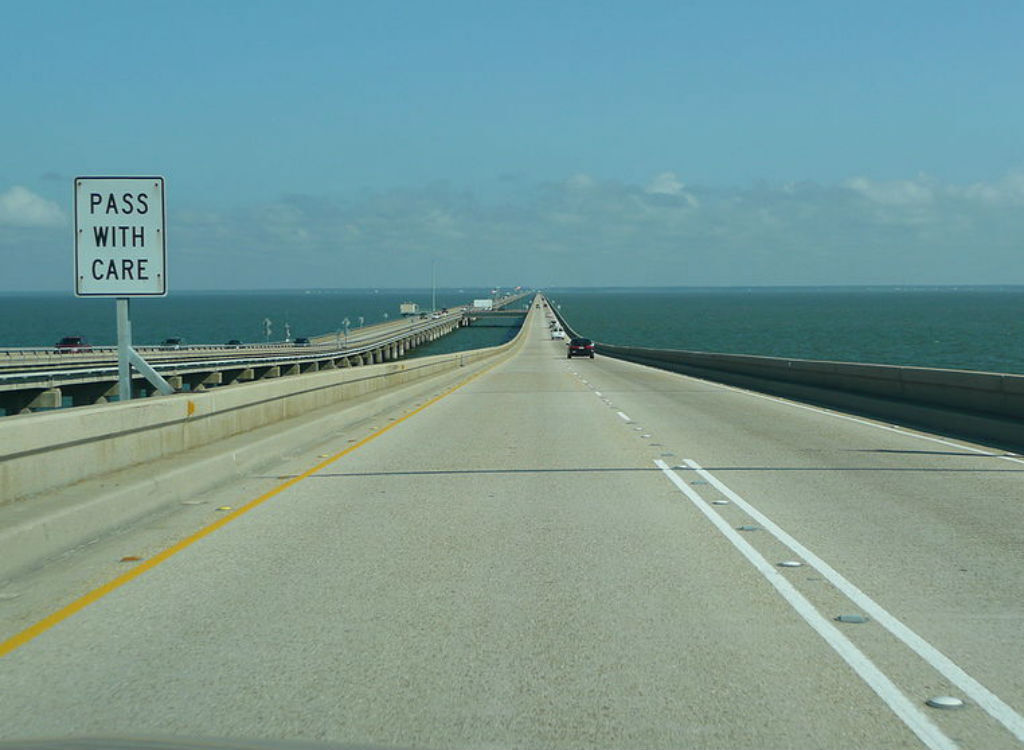 Lake Pontchartrain Causeway dangerous highways