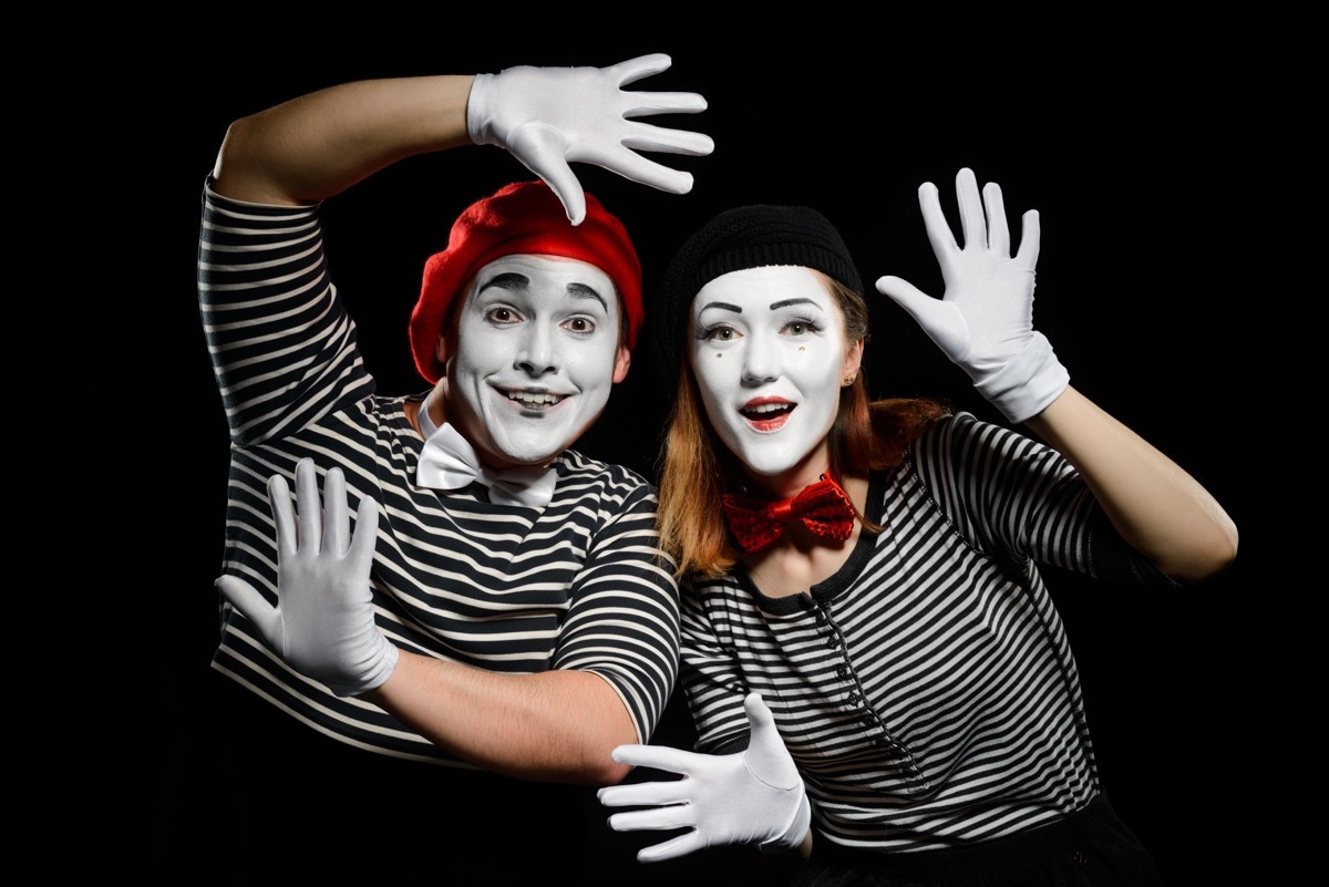 two people dressed up as mimes, diy halloween costumes