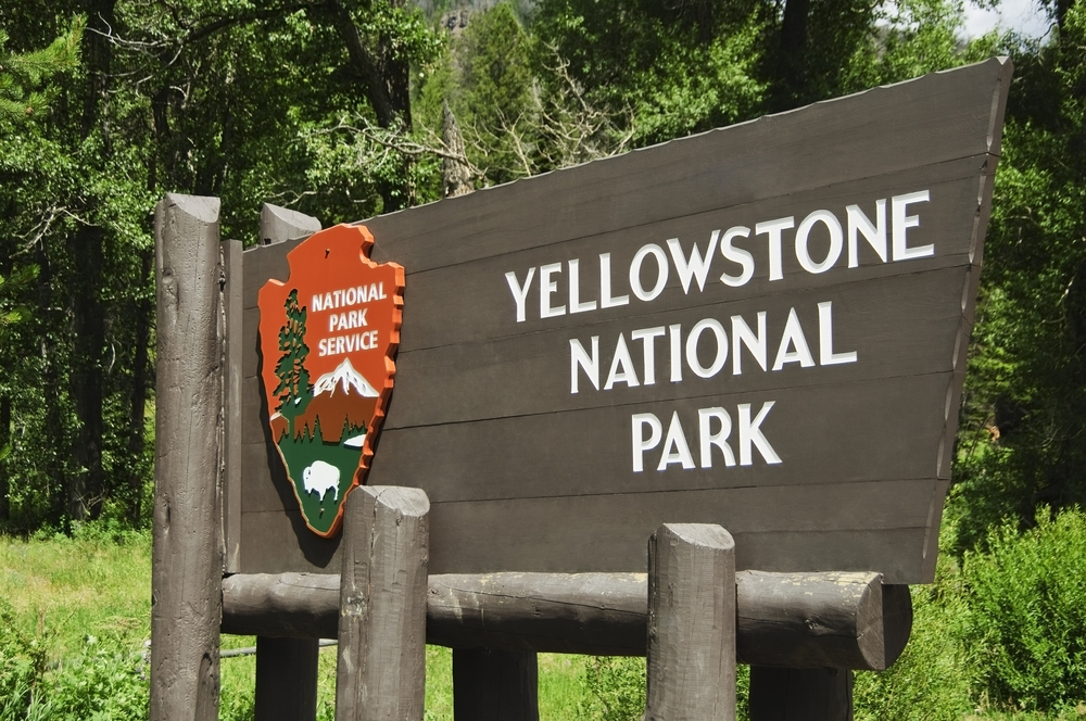 A sign for Yellowstone National Park