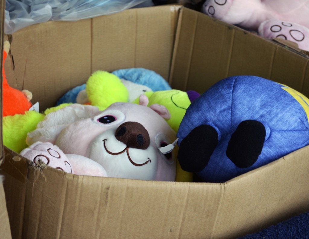 box full of toys, parent divorce