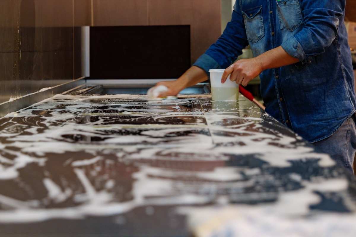 Cleaning countertop