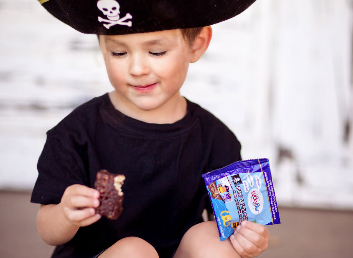 Luckybar is for picky eaters fits easily in kids hands