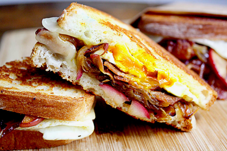 quick-and-easy-egg-breakfast-sandwich-recipes-01