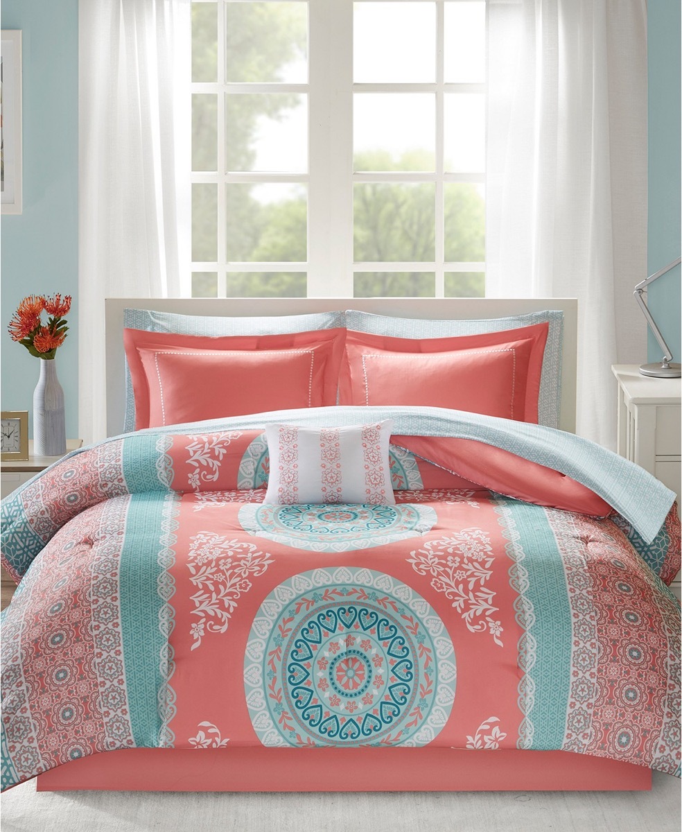 Medallion bedding