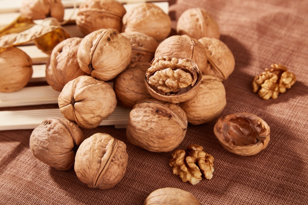 nuts as a treat is a weight loss secret that doesn't work