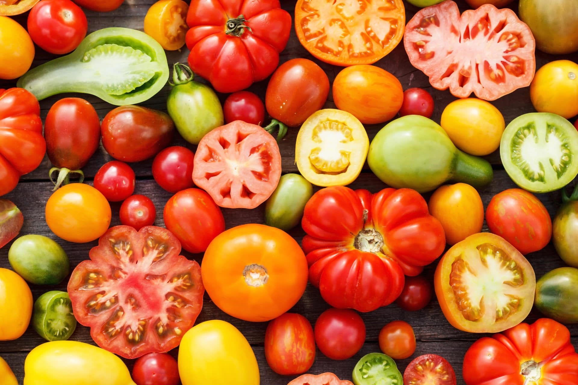 Tomatoes | 10 Foods That Treat Skin Conditions | Her Beauty