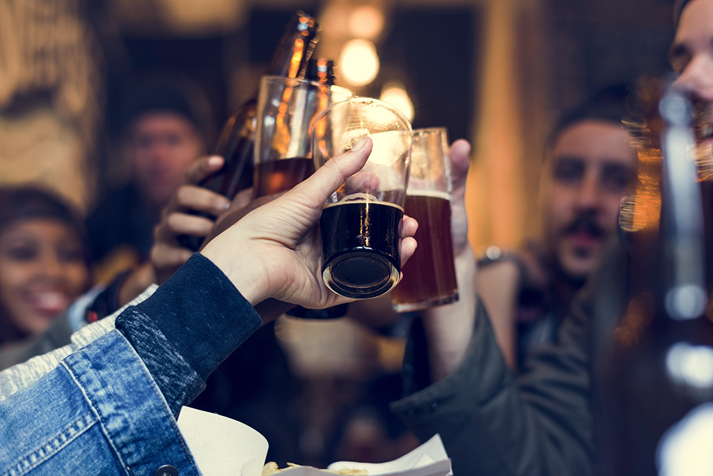 Friends drinking beer