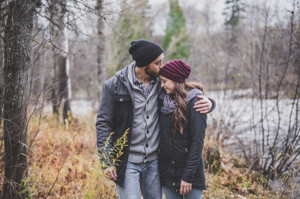 couple on fall walk, autumn, 20 phrases to say