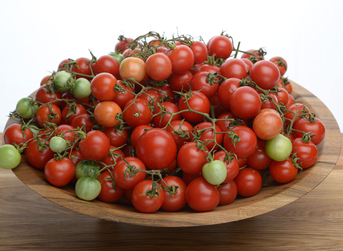 different sized tomatoes