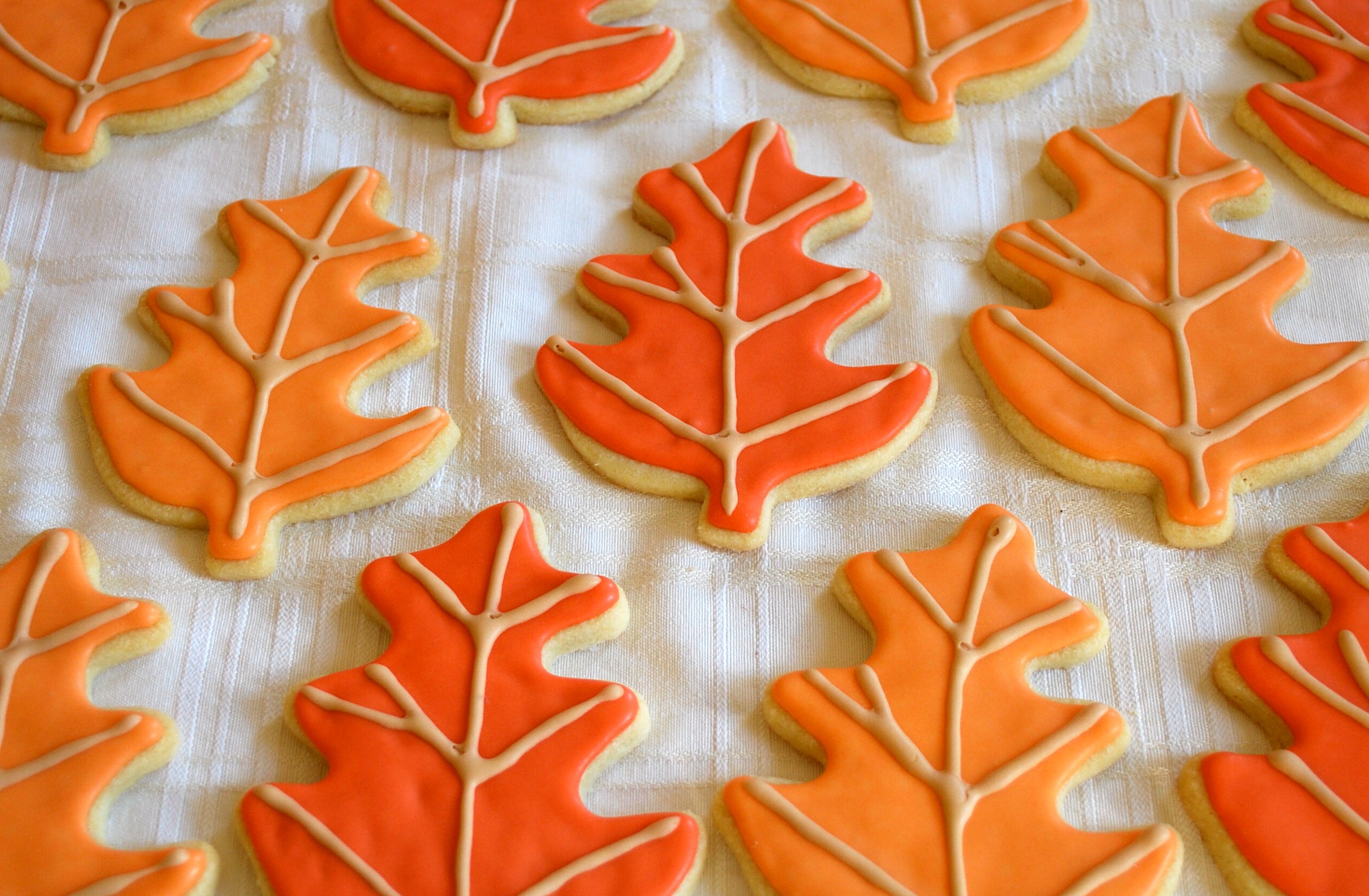 Leaf Cookies | 15 Easy Halloween Cookie Ideas | Her Beauty