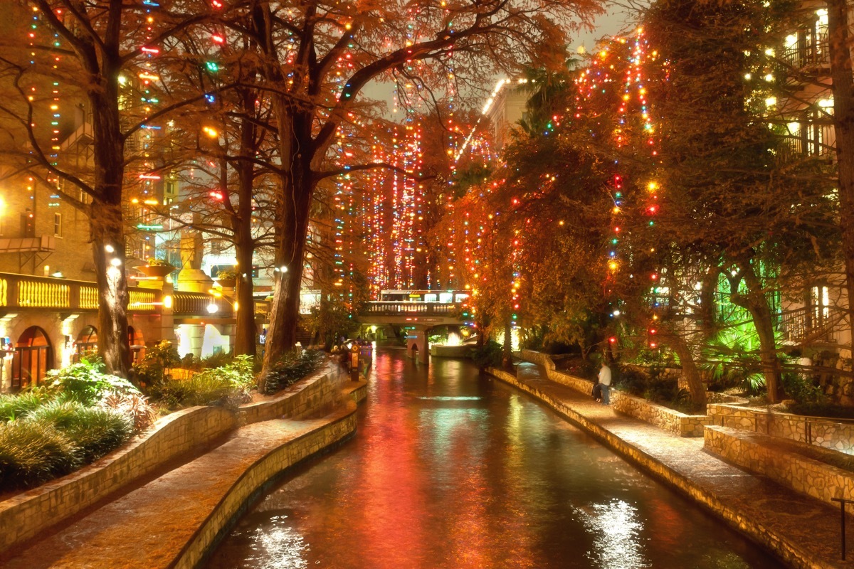 San Antonio, Texas Romantic Christmas Towns