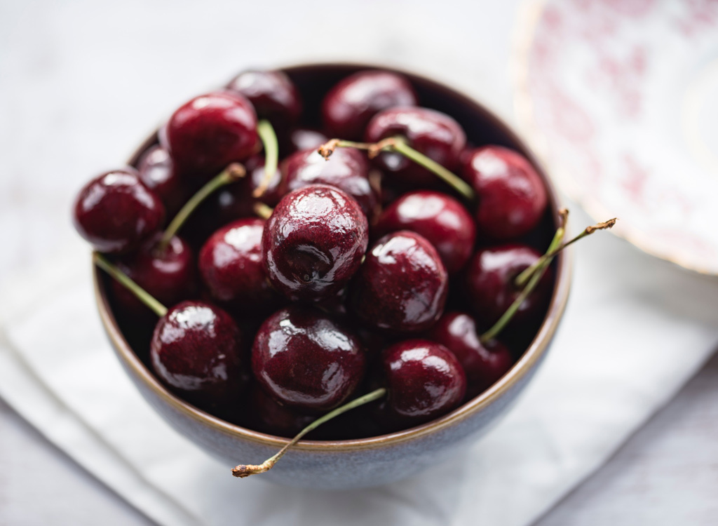 Cherries in bowl