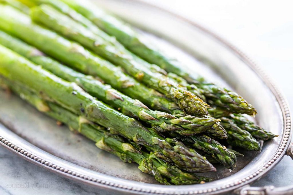 Tarragon Asparagus | 12 Grilling Recipes You've Gotta Try This Summer | Her Beauty