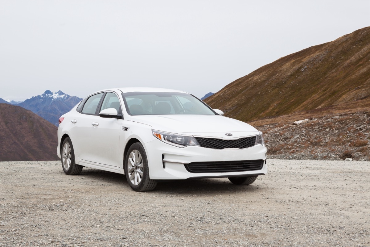 white kia optima 