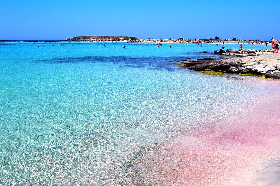 amazing_places_to_find_pink_sand_beaches_06