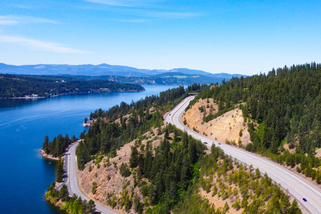 A highway passing Lake Coeur d'ALene