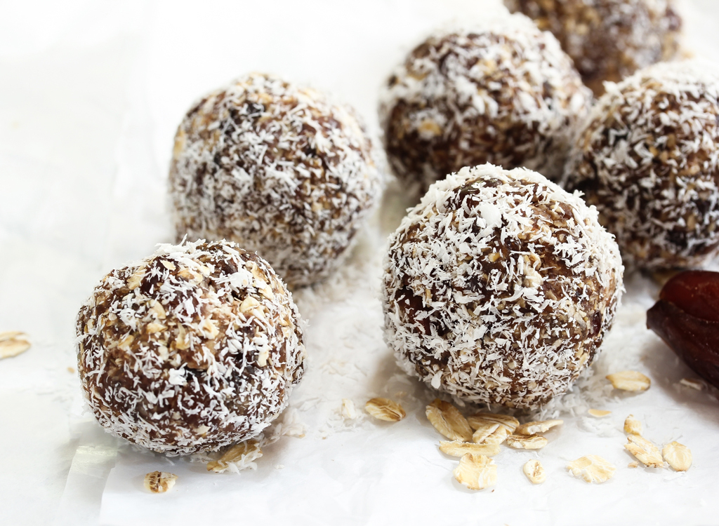 Coconut protein balls