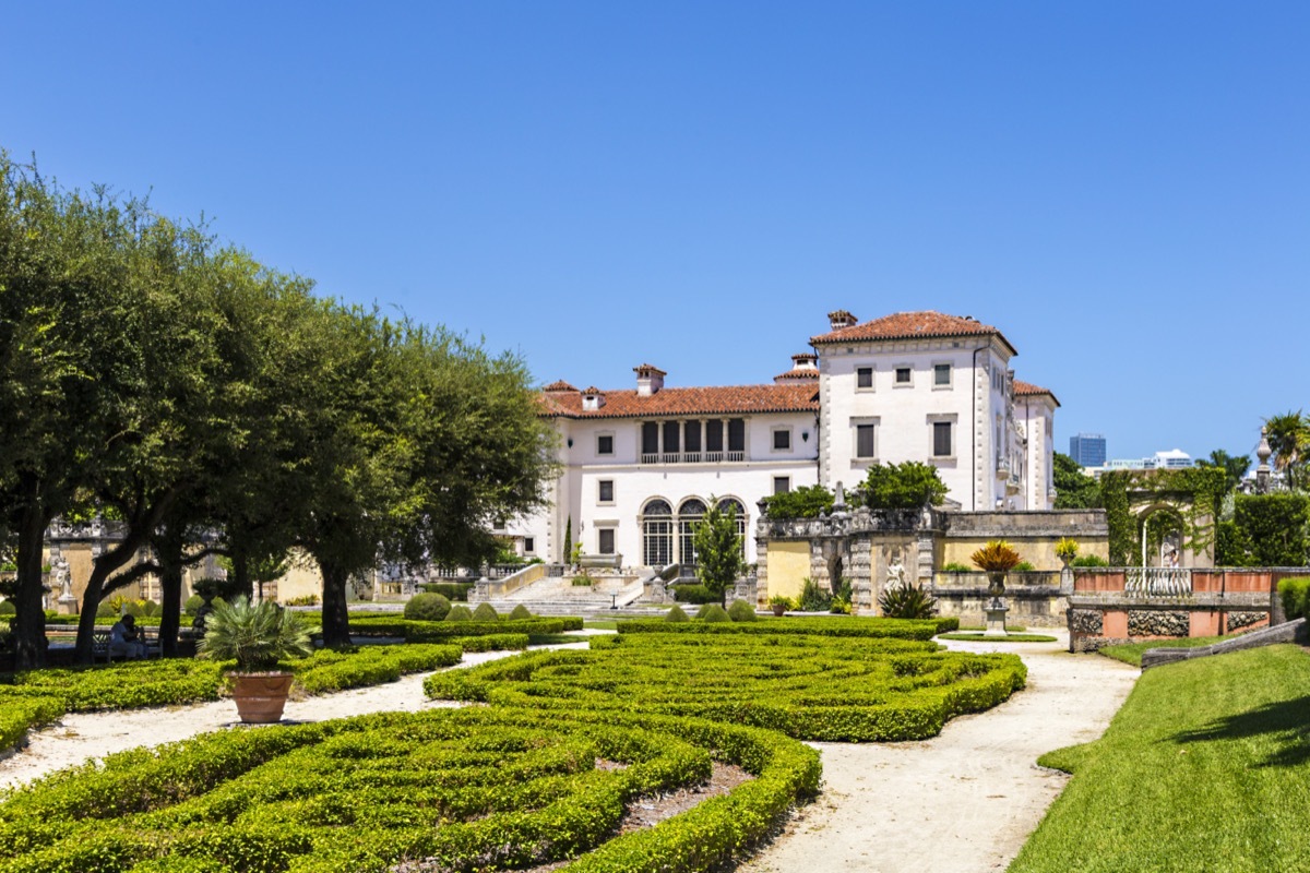 gardens at vizcaya museum in miami