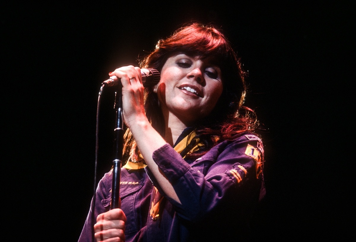 Linda Ronstadt in 1977