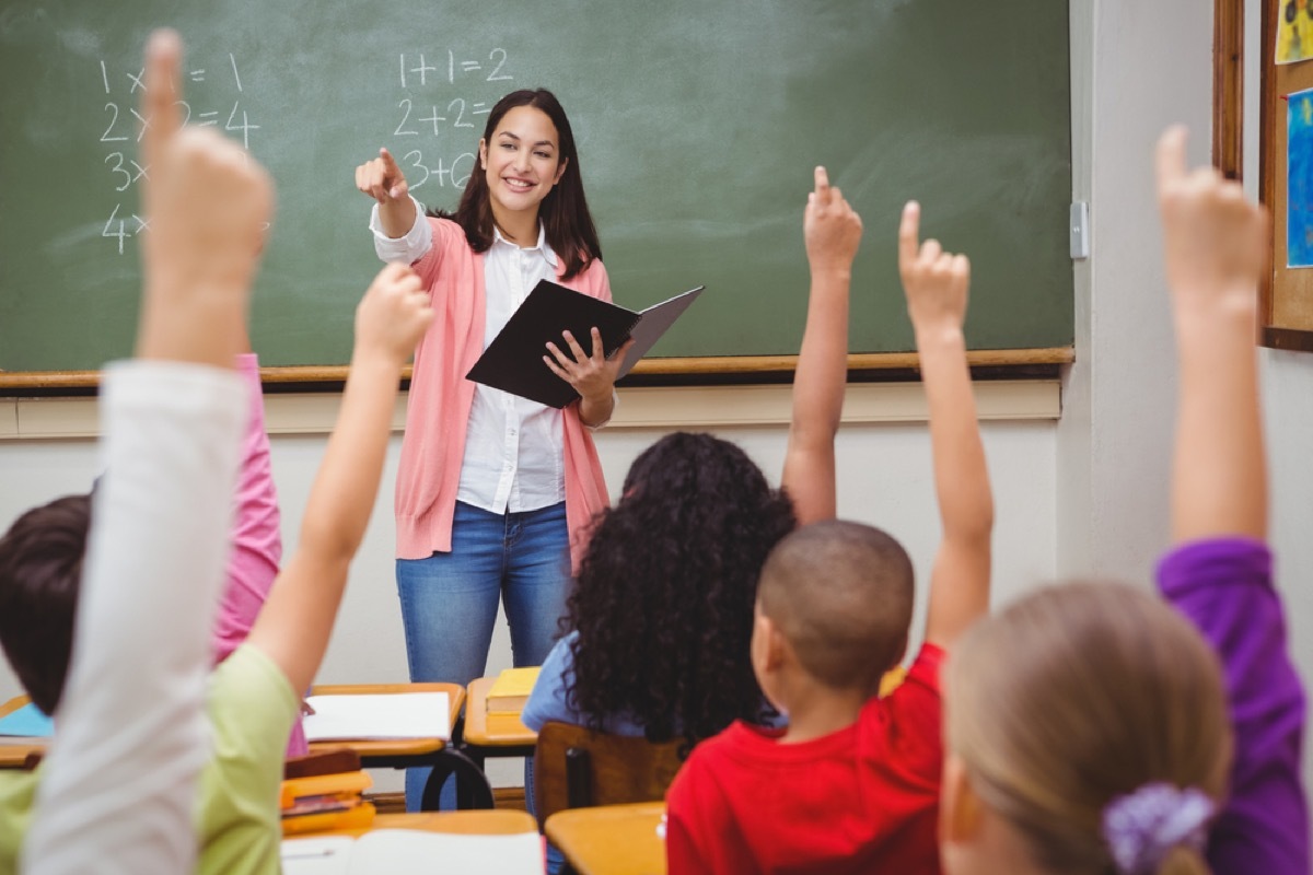 teacher in classroom with students, things you should never say to a teacher