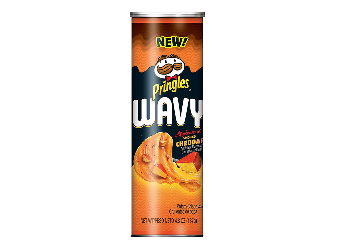 pringles wavy applewood smoked cheddar