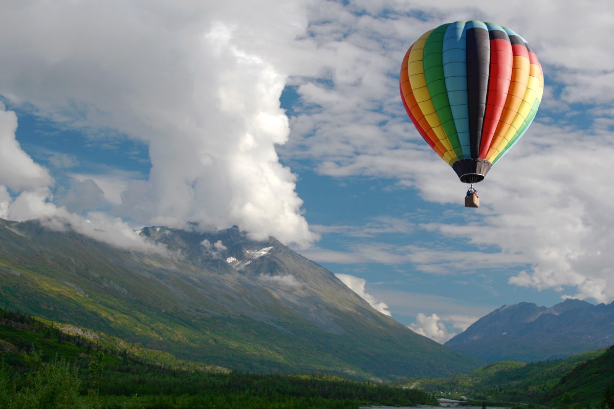 hot air balloon ride over colorado