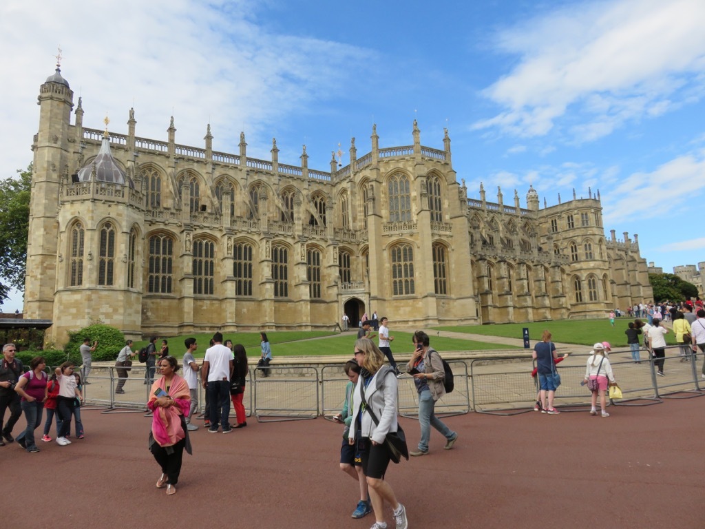 St .George's Chapel royal wedding differences 