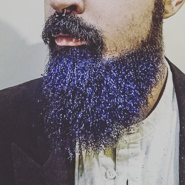 13_spectacular_glitter_beards_on_instagram_08