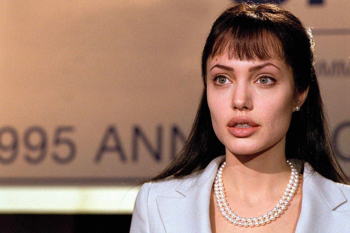 angelina jolie in beyond borders