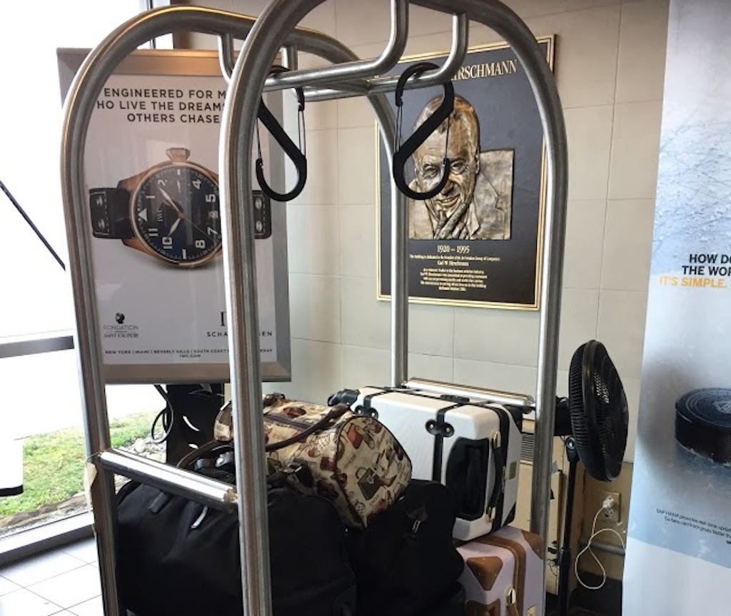 luggage cart at teterboro airport