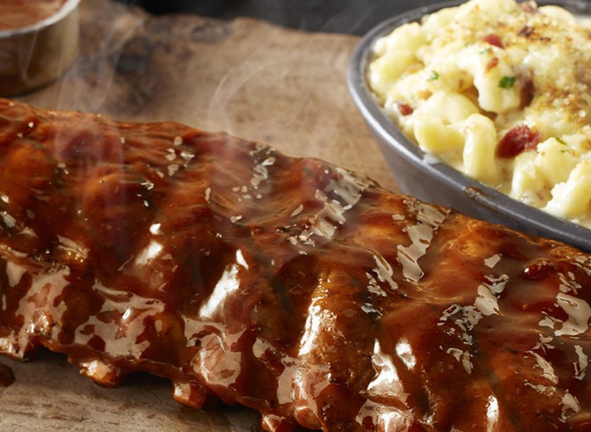 longhorn steakhouse ribs with mac and cheese